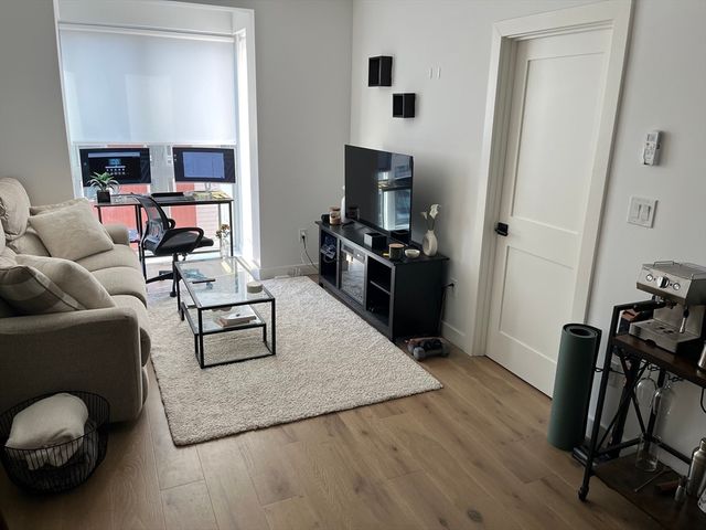 144 Old Colony Ave 303, Boston, MA 02127