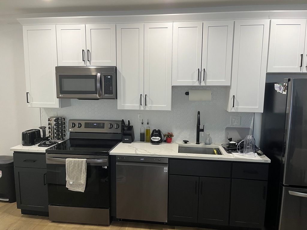 144 Old Colony Ave 303, Boston, MA 02127