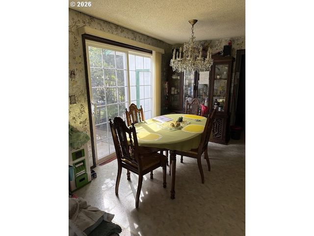 2133 15TH St, Springfield, OR 97477