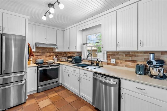 452 Warhawks RD, Chesapeake, VA 23322