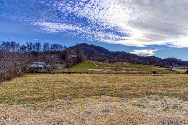 3969 3975 Wears Valley Road, Sevierville, TN 37862