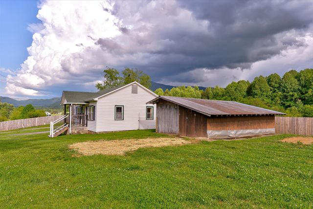 3969 3975 Wears Valley Road, Sevierville, TN 37862