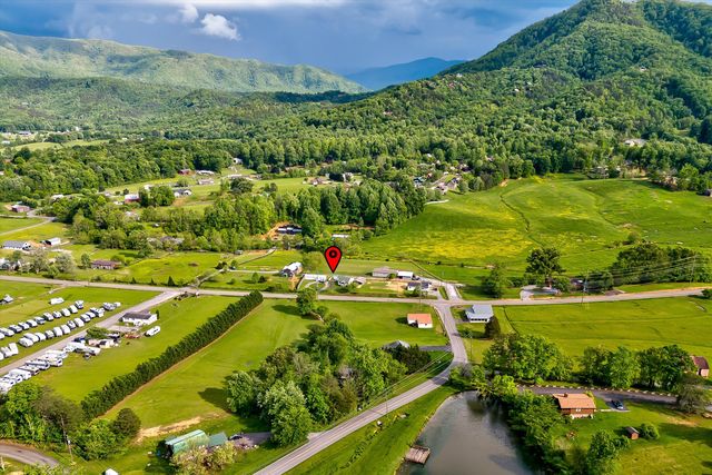 3969 3975 Wears Valley Road, Sevierville, TN 37862
