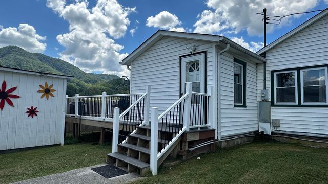 3969 3975 Wears Valley Road, Sevierville, TN 37862