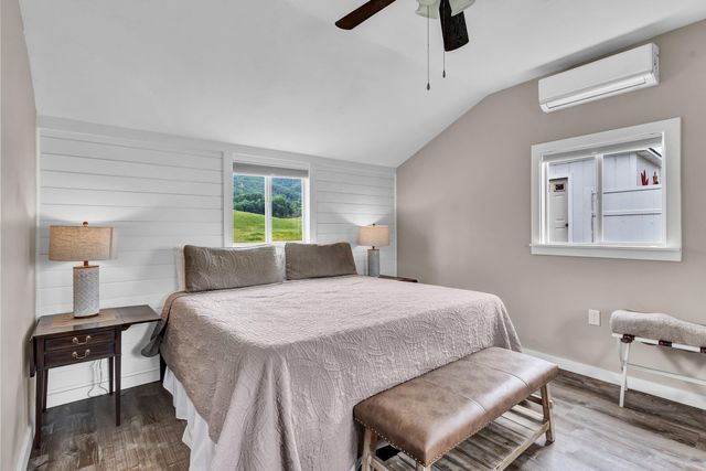 3969 3975 Wears Valley Road, Sevierville, TN 37862