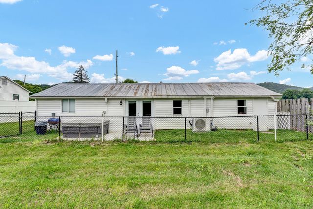 3969 3975 Wears Valley Road, Sevierville, TN 37862