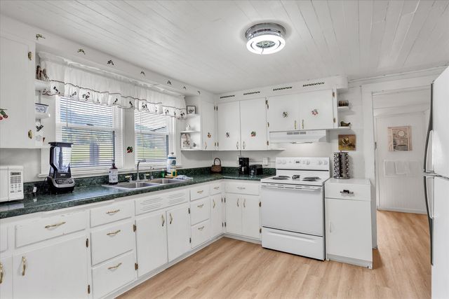 3969 3975 Wears Valley Road, Sevierville, TN 37862