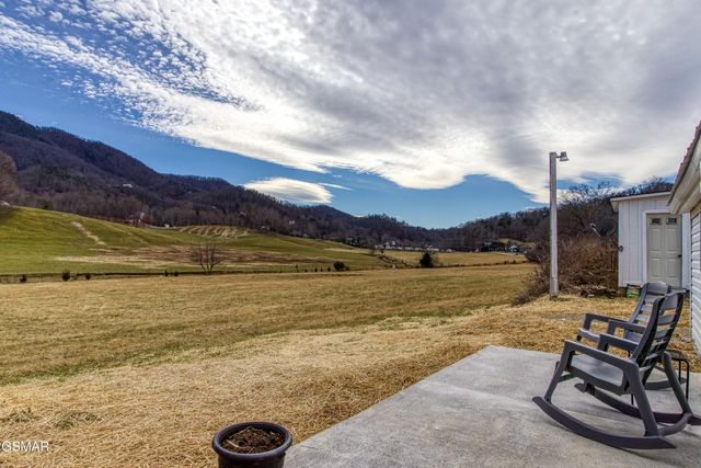 3969 3975 Wears Valley Road, Sevierville, TN 37862