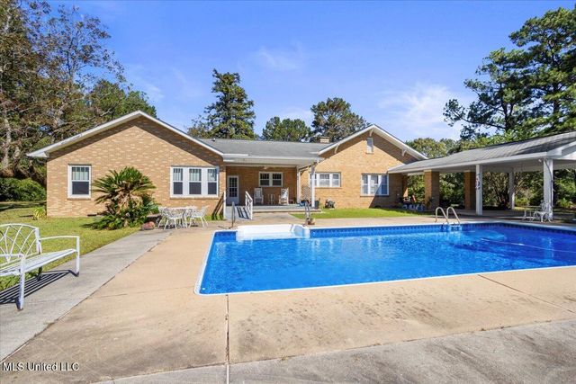449 Oak Hill Road, Poplarville, MS 39470