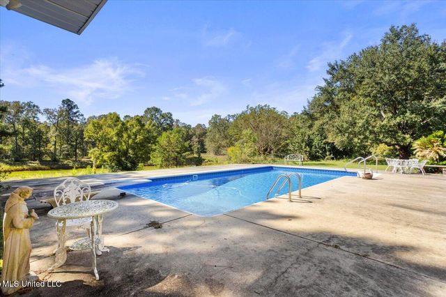 449 Oak Hill Road, Poplarville, MS 39470