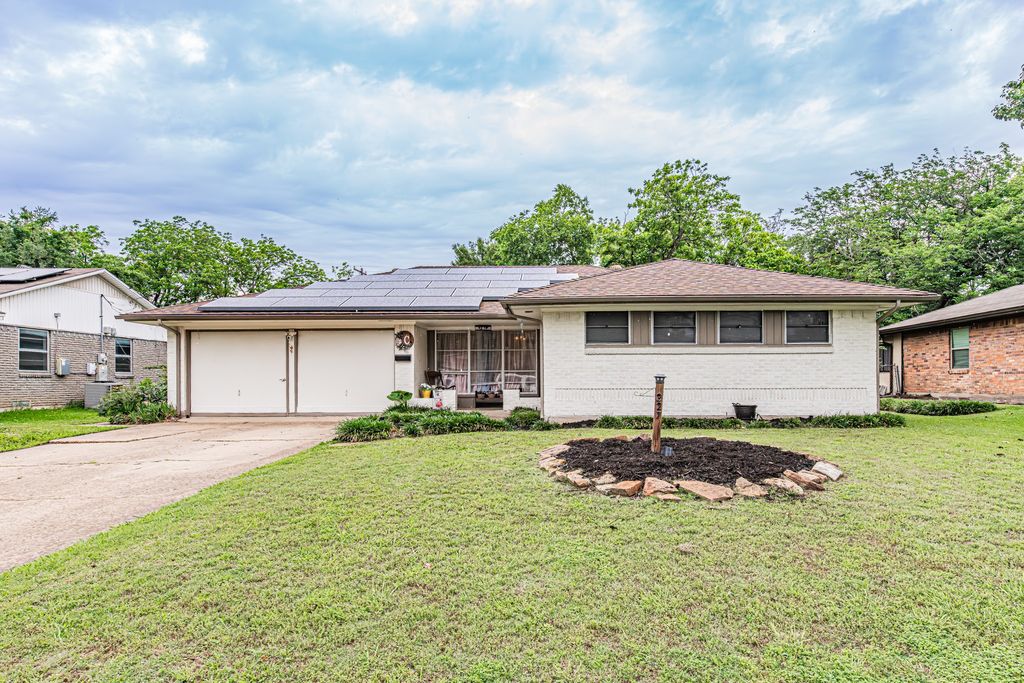 327 Harman Street, Duncanville, TX 75116