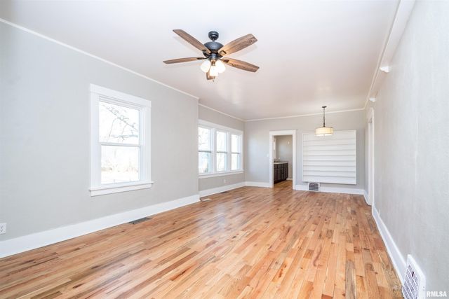 331 MCKINLEY Street, East Peoria, IL 61611