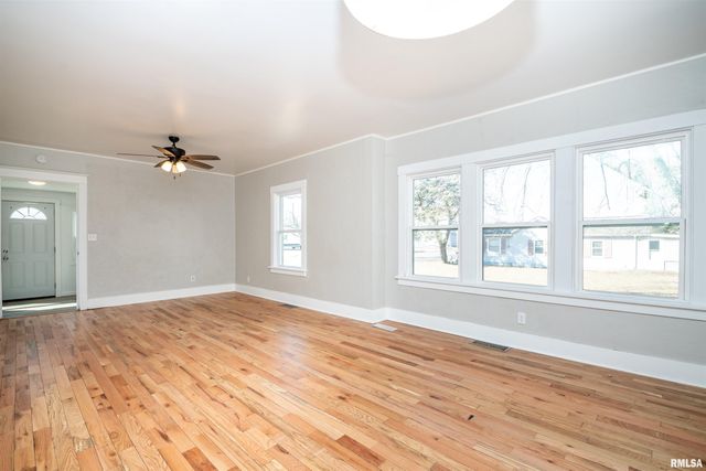 331 MCKINLEY Street, East Peoria, IL 61611