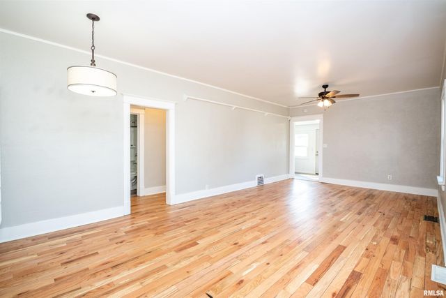 331 MCKINLEY Street, East Peoria, IL 61611