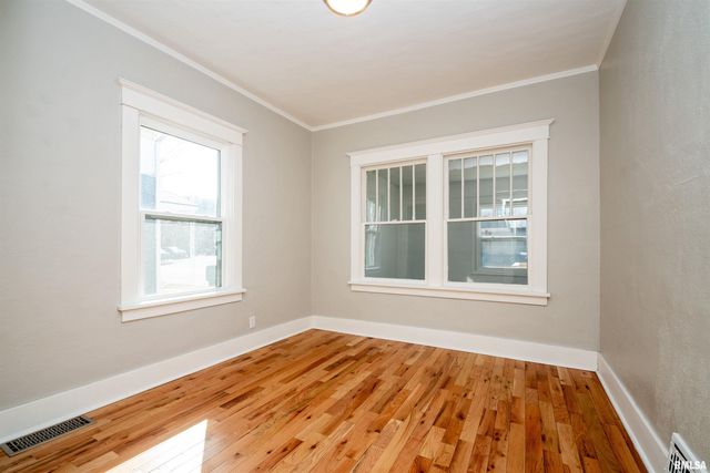 331 MCKINLEY Street, East Peoria, IL 61611