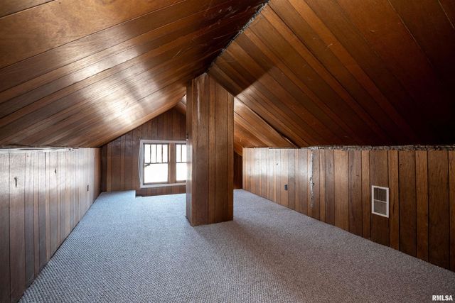 331 MCKINLEY Street, East Peoria, IL 61611