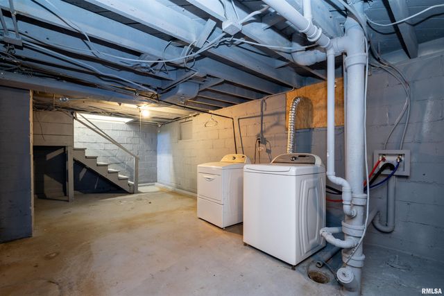 331 MCKINLEY Street, East Peoria, IL 61611