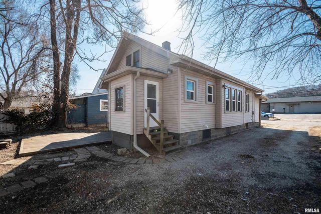 331 MCKINLEY Street, East Peoria, IL 61611