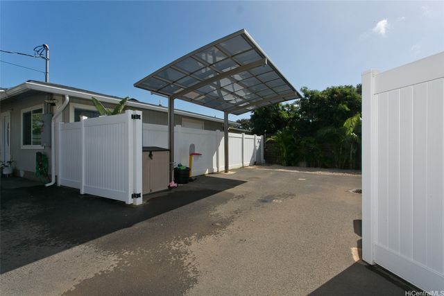 84-810 Farrington Highway C, Waianae, HI 96792