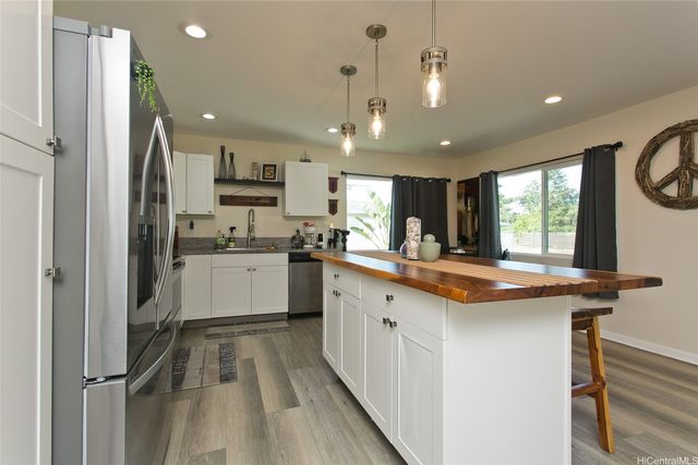 84-810 Farrington Highway C, Waianae, HI 96792