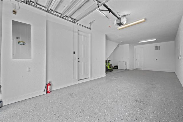 5102 Artesa Way W, Palm Beach Gardens, FL 33418