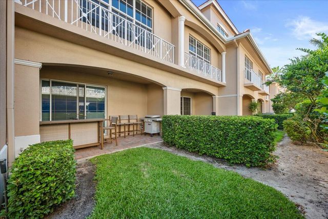 5102 Artesa Way W, Palm Beach Gardens, FL 33418