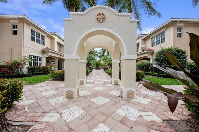 5102 Artesa Way W, Palm Beach Gardens, FL 33418