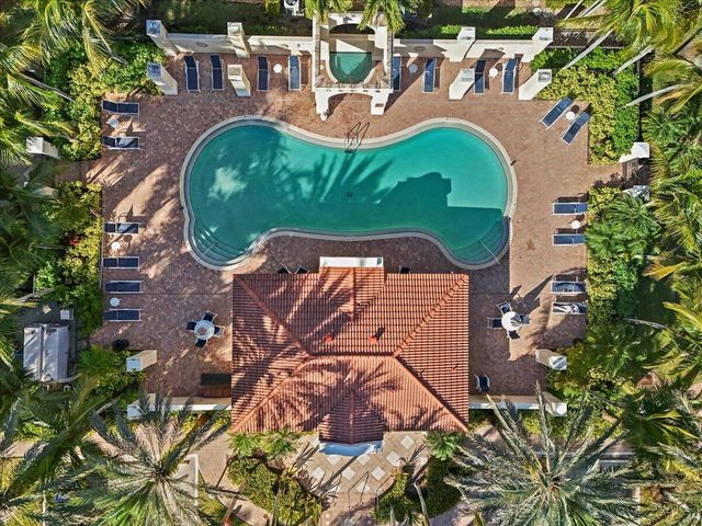 5102 Artesa Way W, Palm Beach Gardens, FL 33418