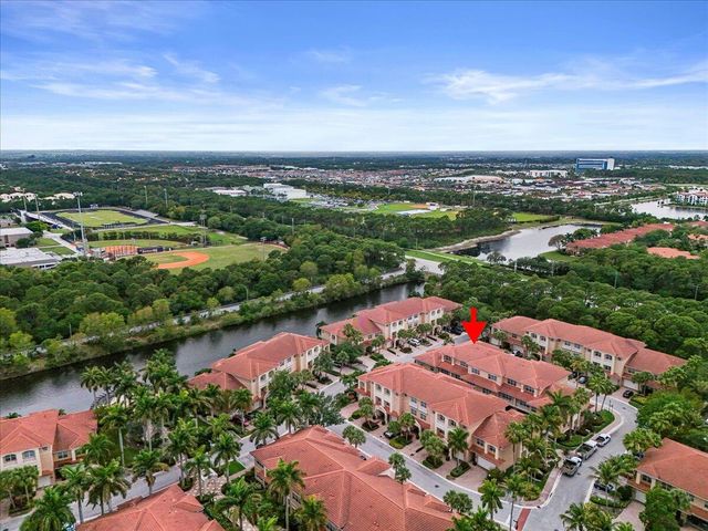 5102 Artesa Way W, Palm Beach Gardens, FL 33418
