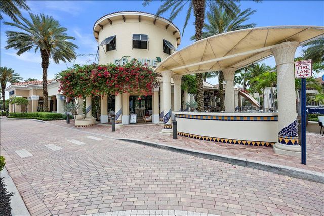 5102 Artesa Way W, Palm Beach Gardens, FL 33418