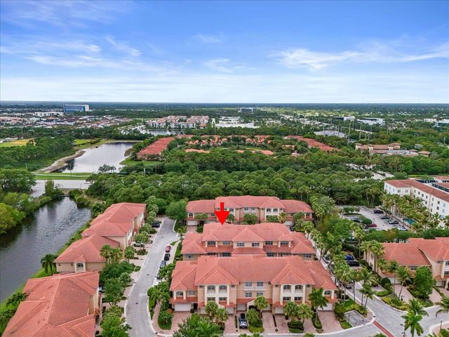 5102 Artesa Way W, Palm Beach Gardens, FL 33418