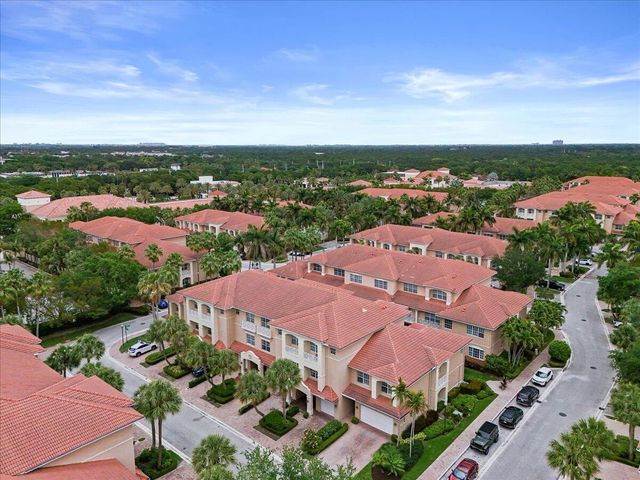 5102 Artesa Way W, Palm Beach Gardens, FL 33418