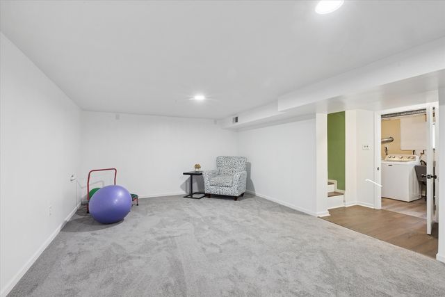 1119 Newcastle Avenue, Westchester, IL 60154