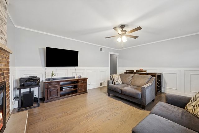 1119 Newcastle Avenue, Westchester, IL 60154