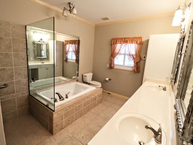 19 Emerald Cv Unit B, Paris, TN 38242