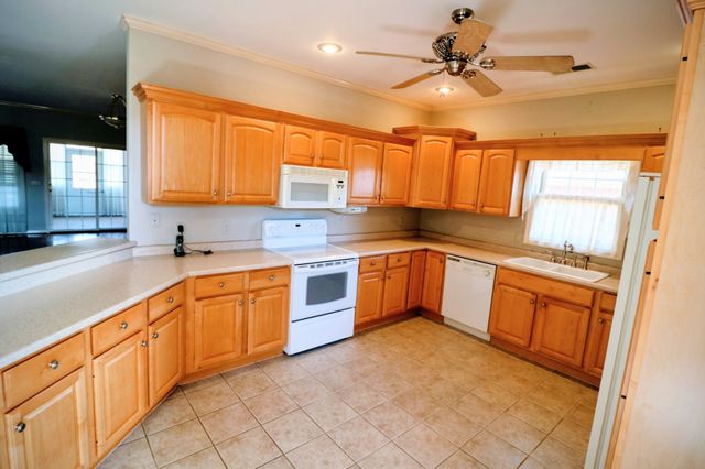 19 Emerald Cv Unit B, Paris, TN 38242