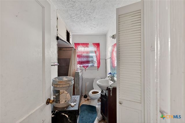 2011 N Jecker, Victoria, TX 77901