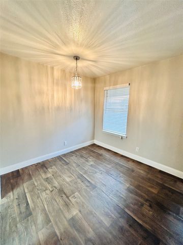 2211 S Vernon Avenue 218, Dallas, TX 75224