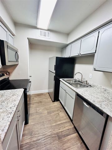 2211 S Vernon Avenue 218, Dallas, TX 75224