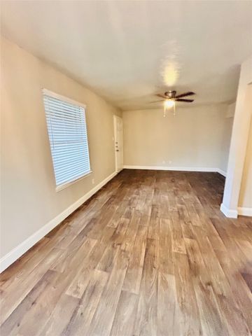 2211 S Vernon Avenue 218, Dallas, TX 75224