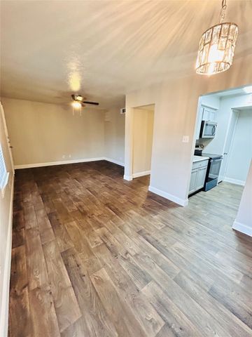 2211 S Vernon Avenue 218, Dallas, TX 75224