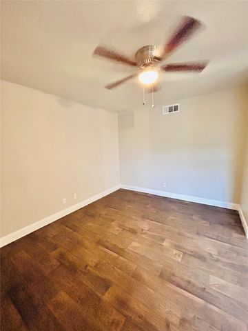 2211 S Vernon Avenue 218, Dallas, TX 75224