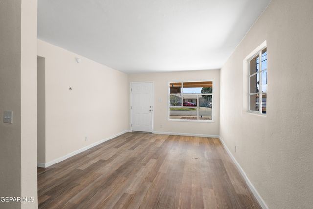 5105 DEBEERS Drive, El Paso, TX 79924