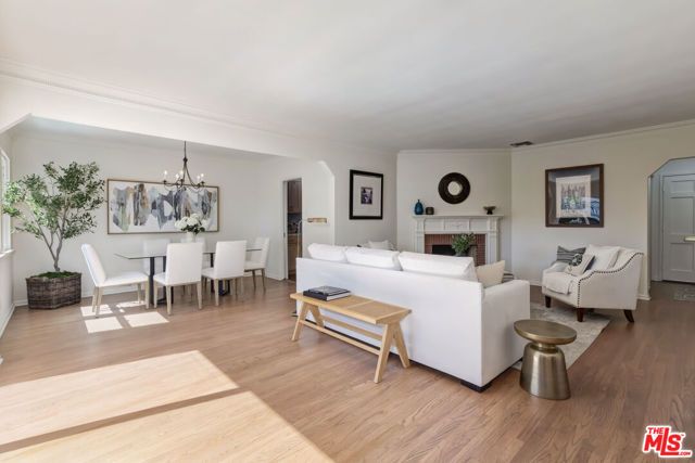 11344 Homedale Street, Los Angeles, CA 90049