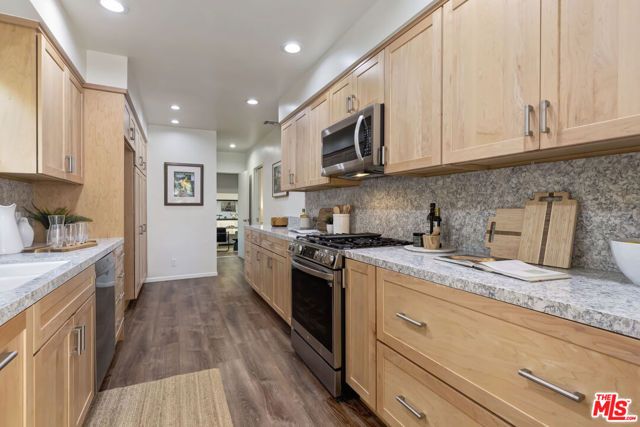 11344 Homedale Street, Los Angeles, CA 90049
