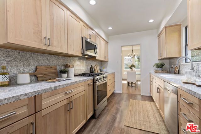 11344 Homedale Street, Los Angeles, CA 90049