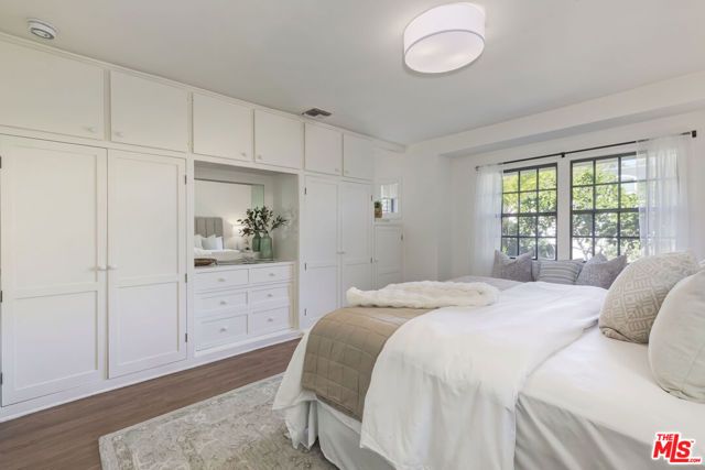 11344 Homedale Street, Los Angeles, CA 90049