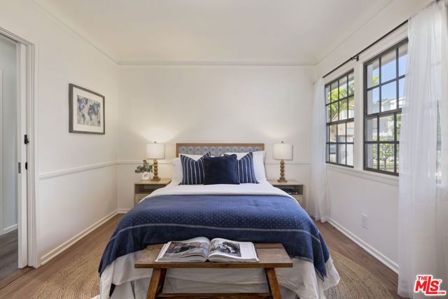 11344 Homedale Street, Los Angeles, CA 90049
