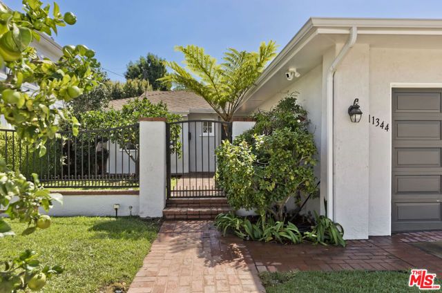 11344 Homedale Street, Los Angeles, CA 90049