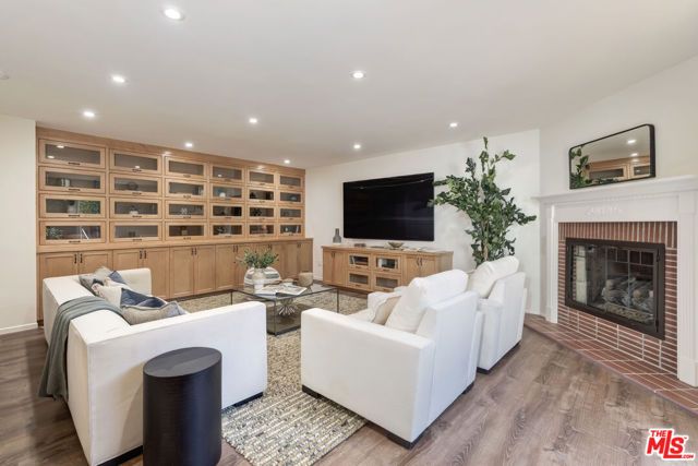 11344 Homedale Street, Los Angeles, CA 90049